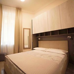 Standard Zimmer mit Kingsize-Bett